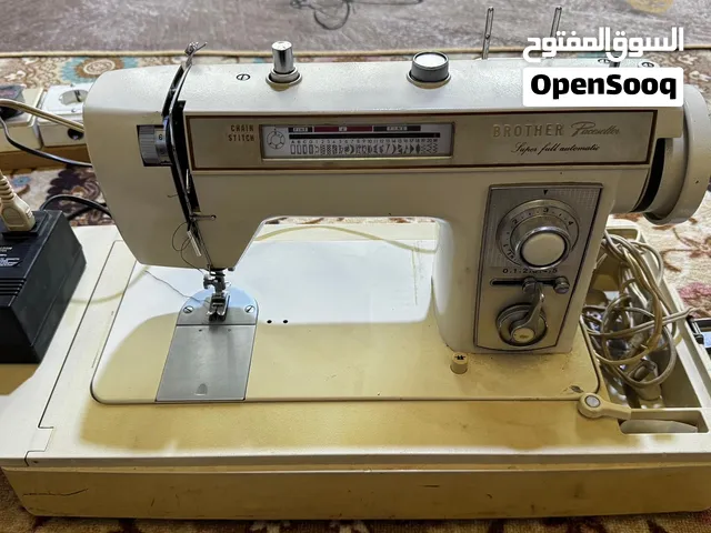 للبيع مكينة خياطة منزلية من الجيل الطيبين ( مكينة جديدة واستعمال قليل ونظيفة ) للإستفسار خاص