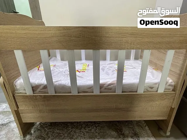 سرير اطغال شبة جديد استعمال بسيط