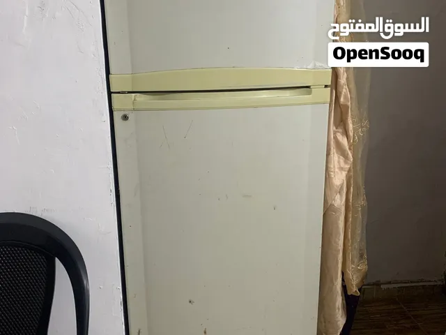 ثلاجة مستخدمه بحاله ممتازه للبيع 35 JD