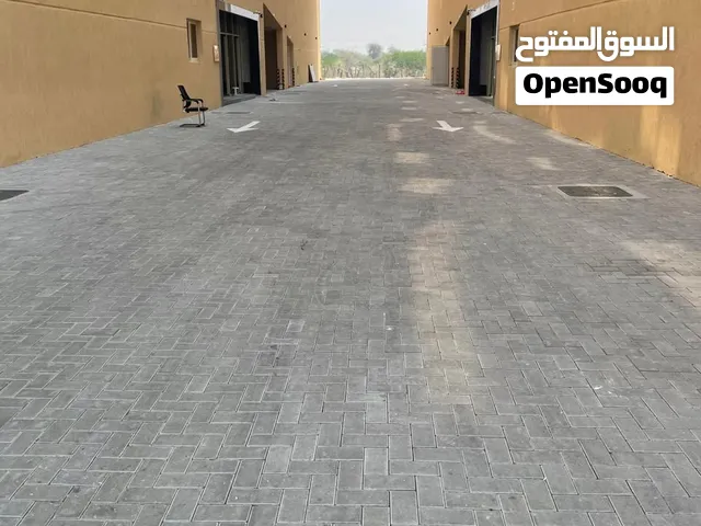 معرض أول ساكن للإيجار السنوي يصلح لجميع الانشطه التحاريه