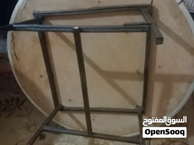 طبلية فورميكا متينة تقيلة ومحملة بقاعدة وأرجل حديد