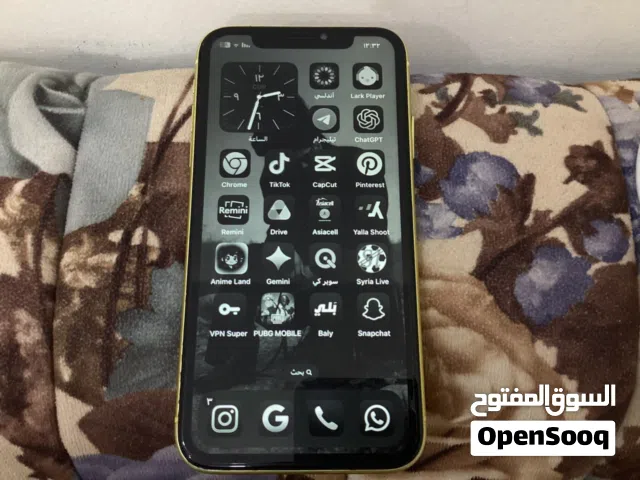 ايفون 11 اصفر