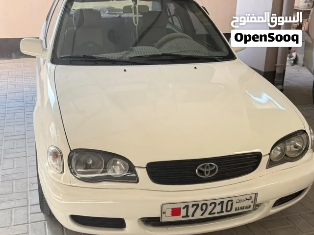 تويوتا كورولا موديل 2000 مكينة 1.6 سيارة عائلية اقتصاديه ممتازة بسعر رمزي 800 دينار