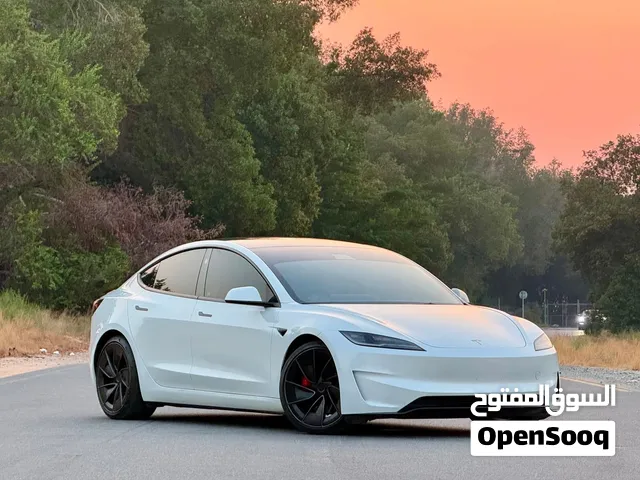 TESLA MODEL 3 PERFORMANCE GCC 2024 Service history (under warranty 2032