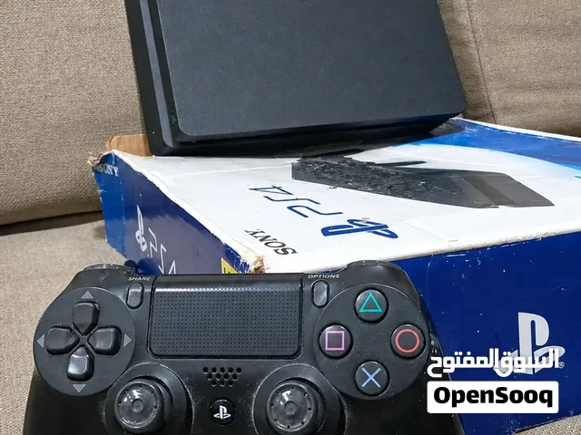 سوني فور slim مع (يد التحكم) مع(CD جراند5) مع( أسلاكه) المواصفات كامله مع المرافقات والنظافه بلوصف..