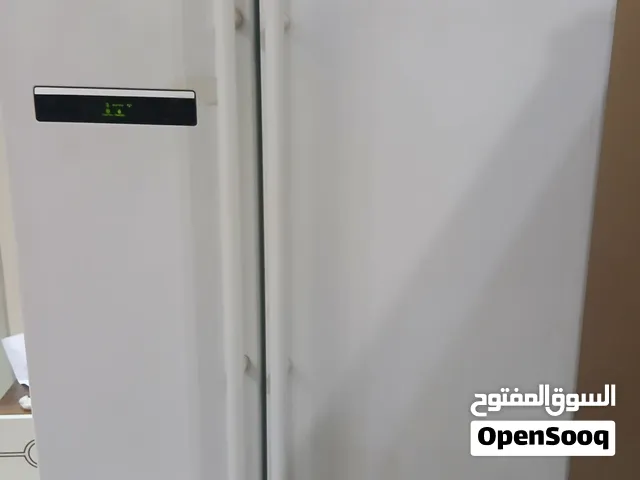 ثلاجة سامسونج دولابي (Side by Side) بحالة ممتازة ونظيفة جداً