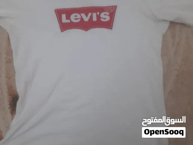 متوفر تيشرتات مستعمل مقاسات صغيره  Mو L  المكان طرابلس