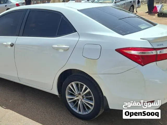 تويوتا كورلا 2015 للبيع