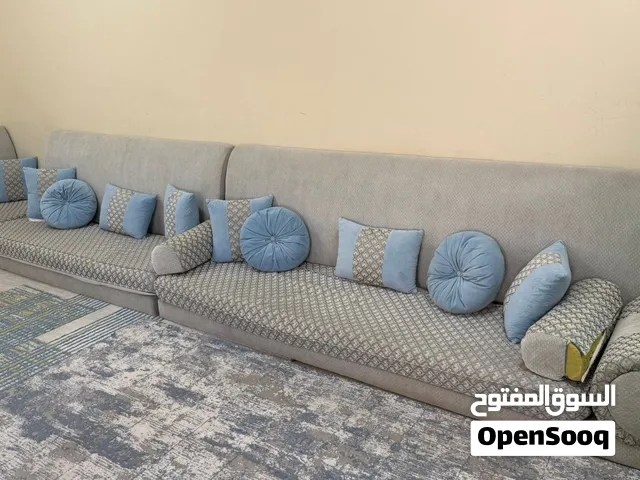 قعدة ارضية تسع ل 24 شخص