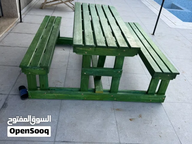 كراسي من الخشب الطبيعي للحديقة والاستراحات مناسب  للأطفال والكبار بمقاسات مختلفة  وألوان متنوعة