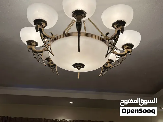 ثريات بحالة جيدة جدا
