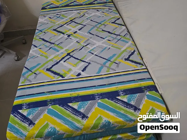 فرشة مفرد مع ثوب