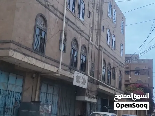 عماره 12 لبنه وسط حي الحصبه الشماليه  علا شارع فرعي   جمب السوق الروني وجب  وجميع الخدمات