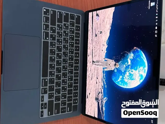 MacBook Air M2  RAM 16GB  بحالة الجديد تماماً