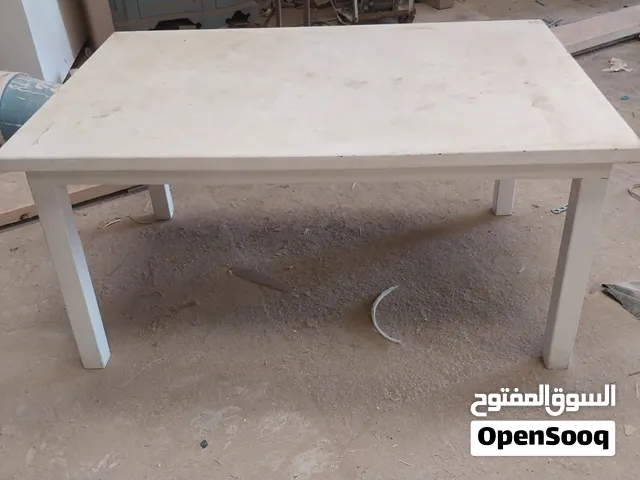 طاولة طعام كبيره