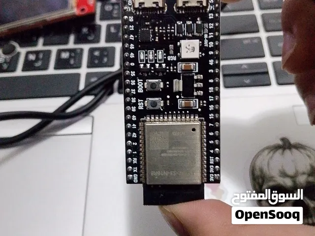 للبيع متحكم مايكرو كنترولر ESP32-S3 N16R8 حق مشاريع الاردوينو و المايكرو كنترولر