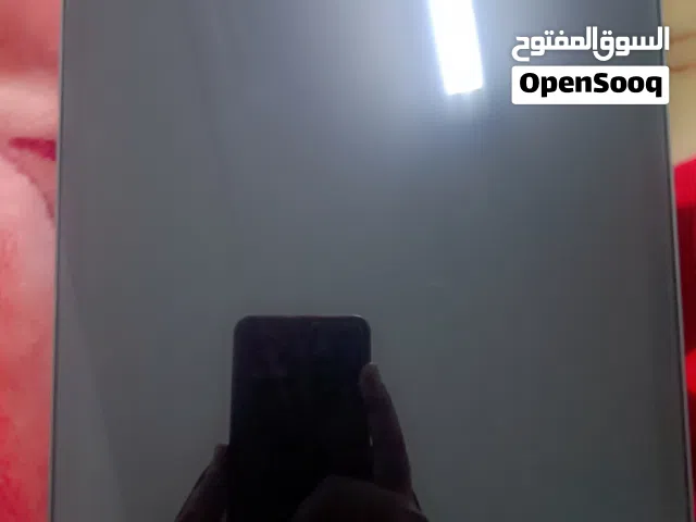 Apple iPad Pro 11 256 GB in Al Dakhiliya