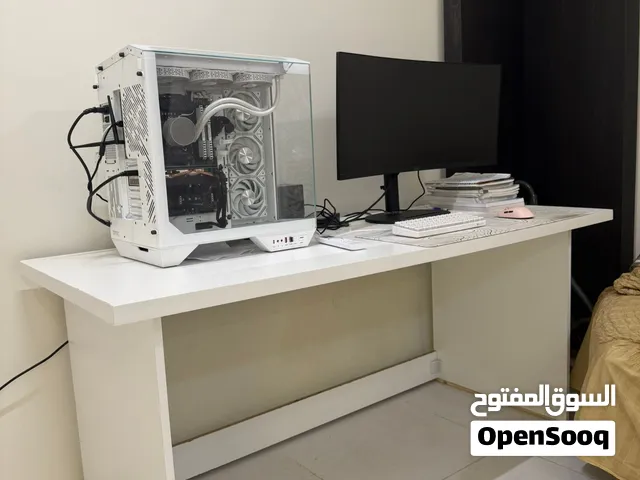 ميز كيمنك وسعره مناسب استعمال جدا قليل ما بي اي عطل او ضرراخو الجديد حجمه جداً كبير يكفي شاشه  بغداد