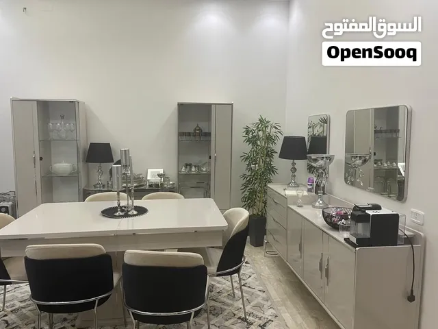 أتأت بوفي وطاولة اكل وطاولة شاشة بسعر  حرق
