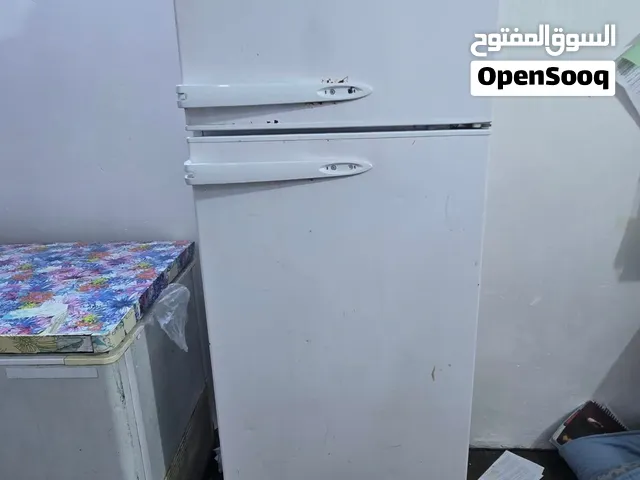 ثلاجه حلوه ونضيفه