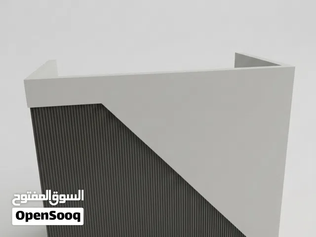 ميز مكتبي .