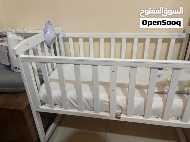 سرير اطفال شبة جديد ( 100 سم * 50 سم )