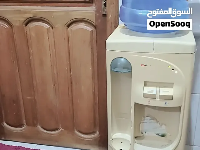 براده مياه عامودي (ELEKTA) اليكتا مستعمله حار بارد صنبور واحد قاروره من الاعلي مع ثلاجه فالاسفل