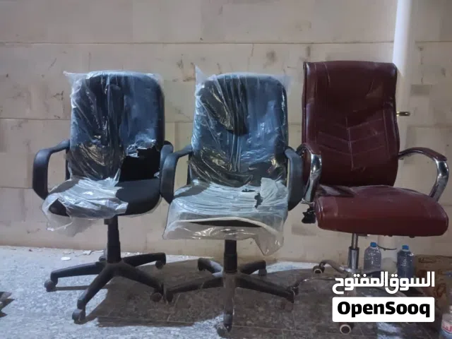لدينا جميع قطع غيار الكراسي مكاين حديد هدروليك عجل وجميع القطع