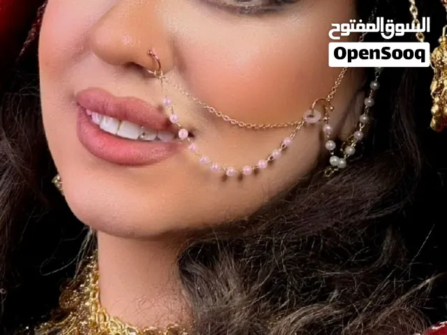 ميكاب آرتست محترفة في مسقط بخبرة 10 سنوات  إطلالة عروس مميزة