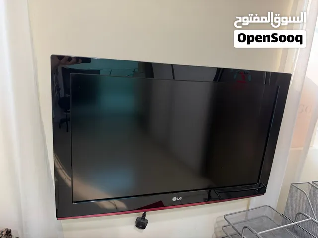 LG Flat Screen TV  Black  Used size 21