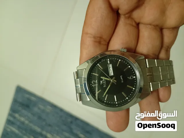 ساعه فخمه بلون جذاب وواجه جذابه