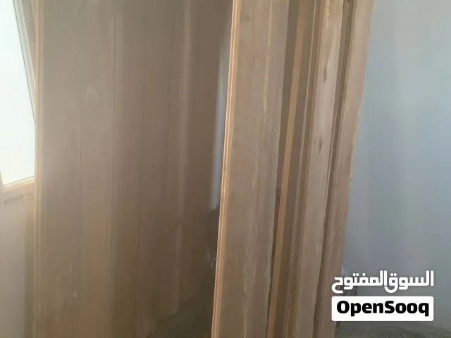 أقفاص ابواب خشب موقن عدد 8اقفاص عدد 1قفص باب رئيسي عدد 2اقفاص باب ثلث في الثلثين عدد 5اقفاص باب حجرة