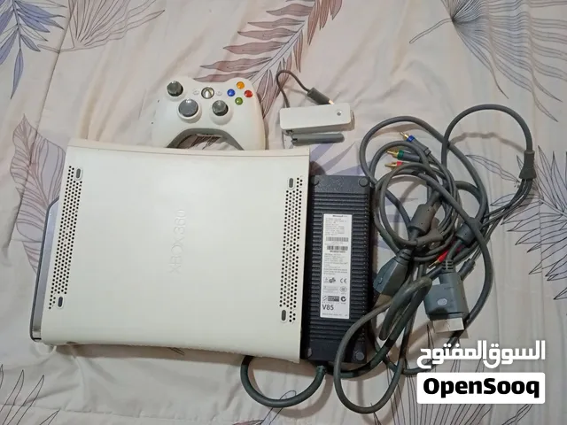 اكس بوكس نضيف مع يدا وأسلاك وأ أوراقه للبيع 61 دينار