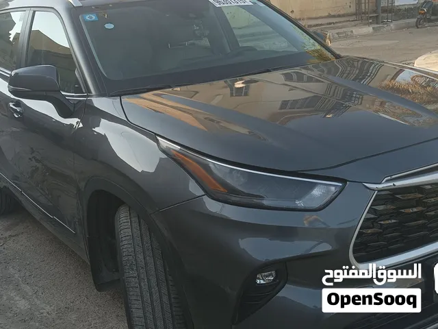 تيوتا هايلاندر 2025 فئة xle دفع رباعي AWD