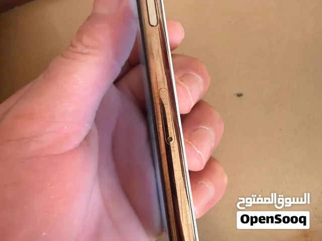 آيفون 11برو بحالة ممتازه مغير بطاريه والزجاج الخلفي لبيع او البدل