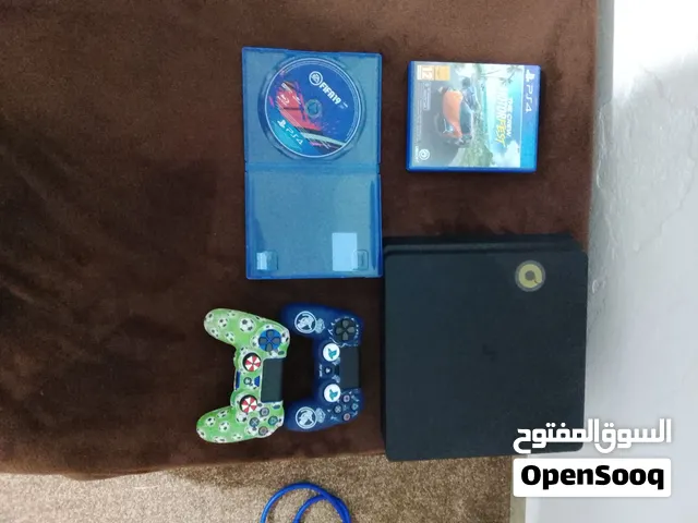 ابلاستيشن 4 اسلم مستعمله بحاله ممتازه جداا  توجد معها يدين إصليات ودركسيون وقاعدته