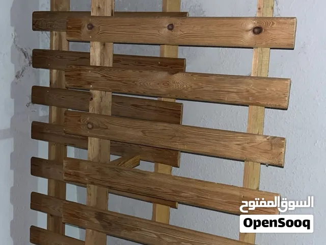 سلالم للبيع عدد 2 السعر 10دينار بحالة ممتازة