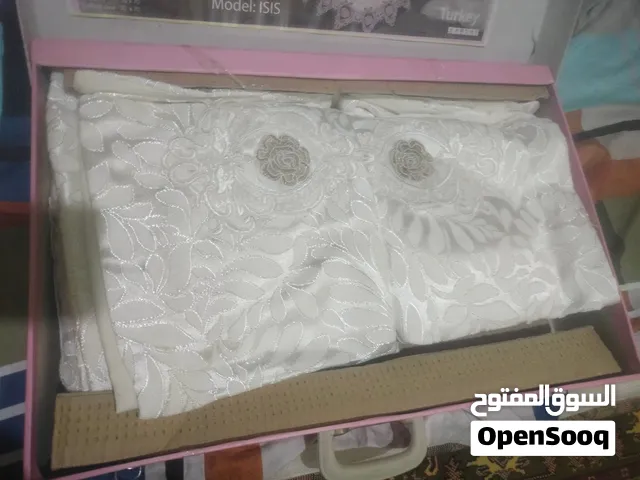 بيع جاء شفط كهربائي ومفرش  مكنسه كهربائيه جديده وفستان فرح هاند ميد مع الطرحه والبدي التل الطبقتين