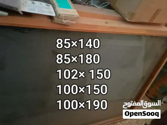 قواطع خشب وزجاج