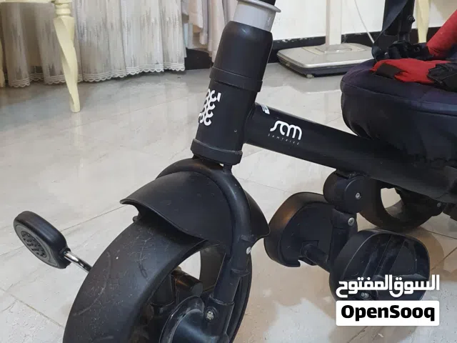 عربه اطفال ثنين في واحد هي عربانه ودارجة طفل من عمر أشهر الى عمر سبع سنوات نضيفة جدا