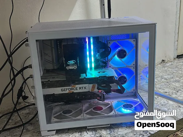 للبيع PC Gaming كامل مع الشاشة والماوس سعر صدمه.