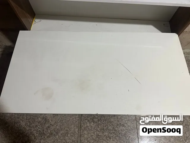 ميز مكتبي للبيع