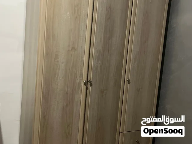 خزانة ملابس