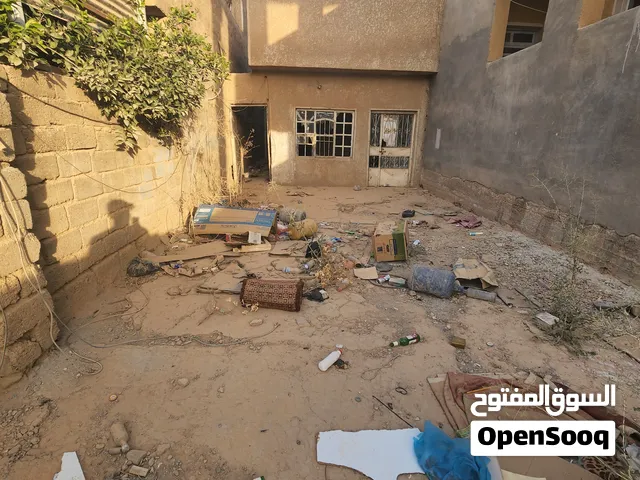 سلام عليكم بيت  للبيع بناء قديم واجه 5 نزال 30.