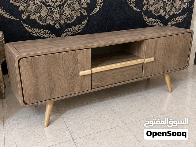 طاولة تلفزيون مودرن