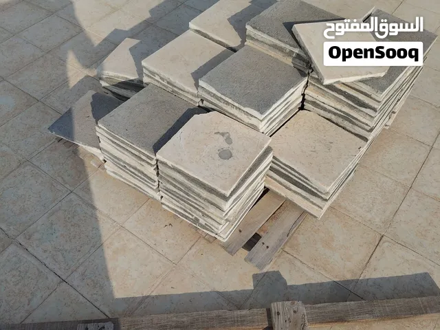 بلاط ووتر بروف للبيع مع درج خشبي