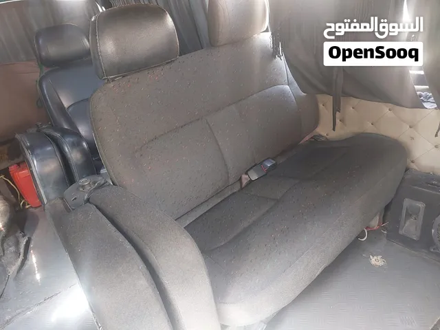 كراسي باص ستركس عدد2 (مقعدين والثالث طوي ) فرش نظيف بحالة الوكالة