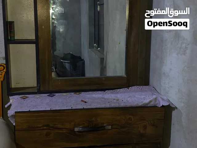ميز مرايه لبيع