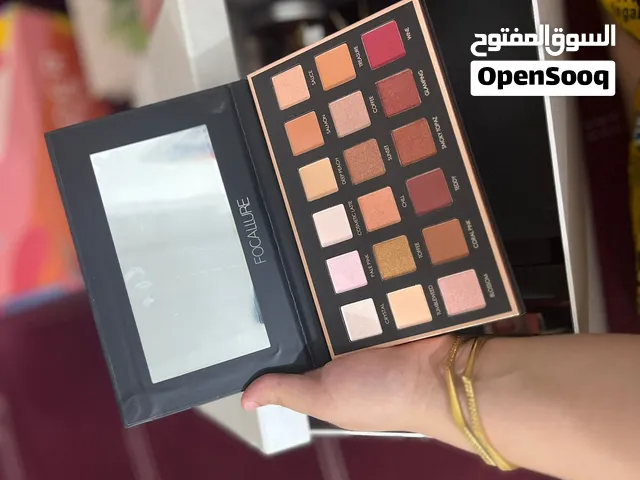 مكياج جديد غير مستخدم اصلي بسعر مناسب