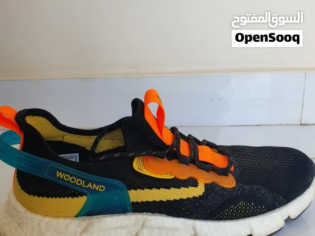 حذاء من شركة wood sport